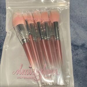 S. Miss Glam Pink Ombre Brush Set